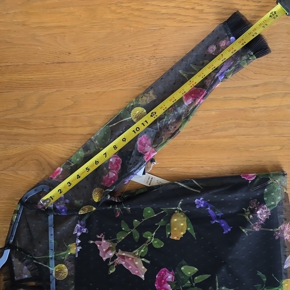 52SEVEN BRAND WOMEN'S BLUE LACEY FLORAL TOP SIZE SMALL - Picture 11 of 15